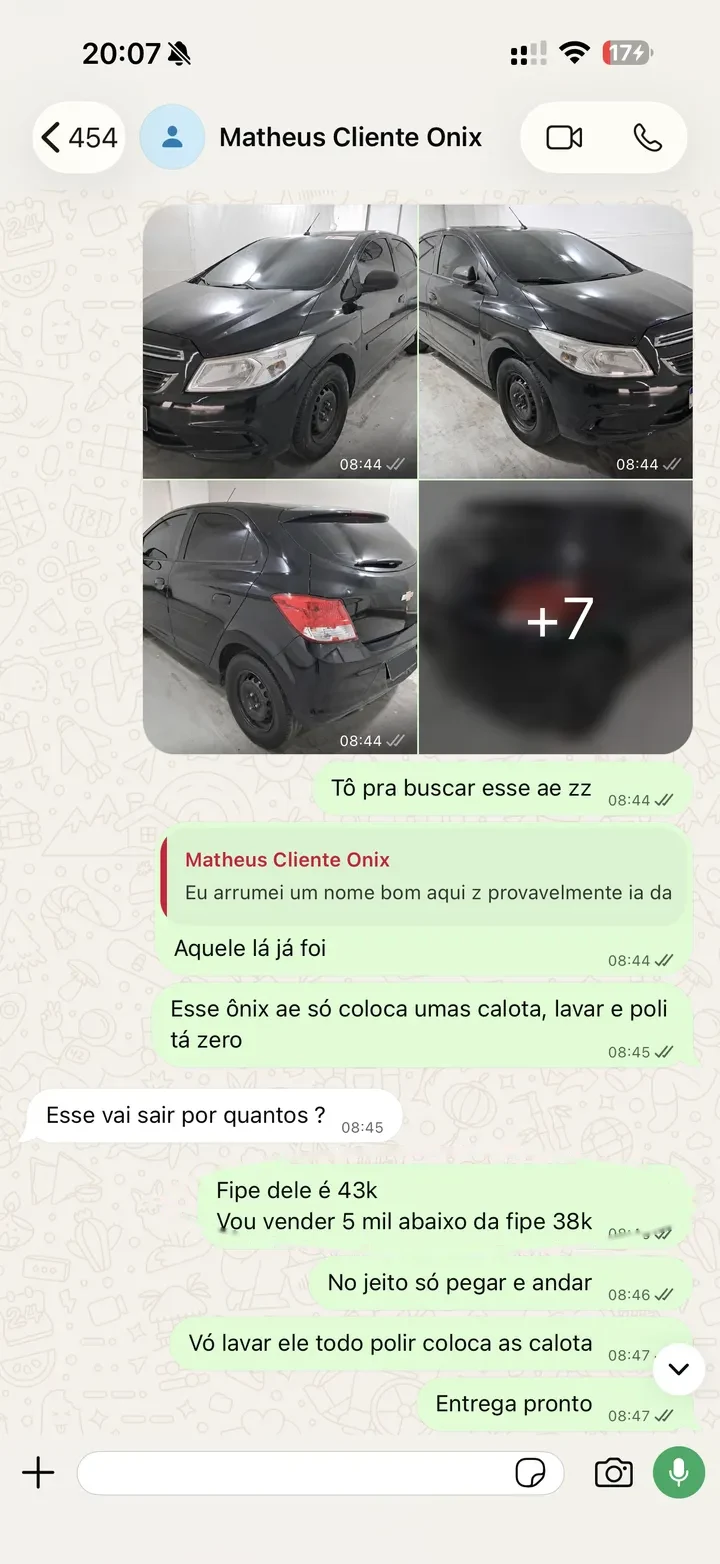 Conversa com o cliente mostrando fotos do Onix e a mensagem: FIPE de 43 mil, vendendo 5 mil abaixo por 38 mil